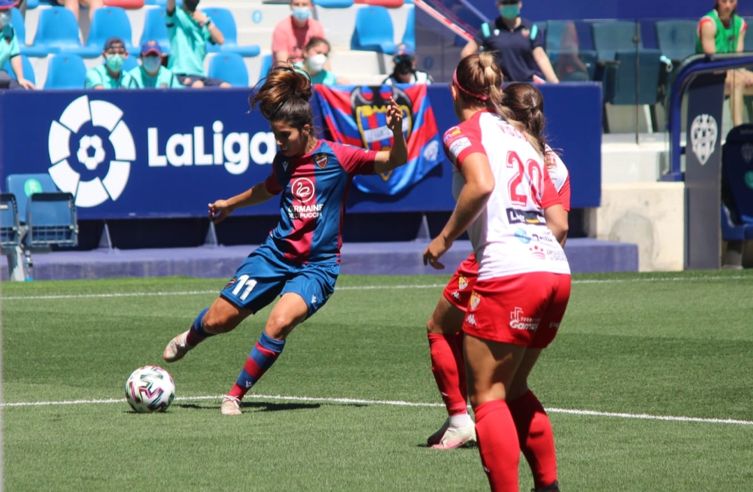 El Levante Femenino salva un punto clave en el regreso del público al ...