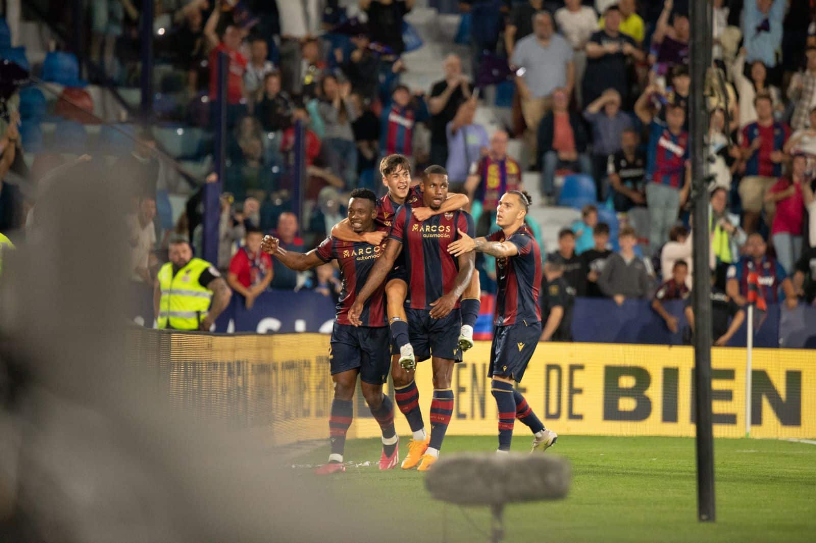 El Levante cumple con lo justo 2-1 ante el Oviedo y se la jugará en los ...